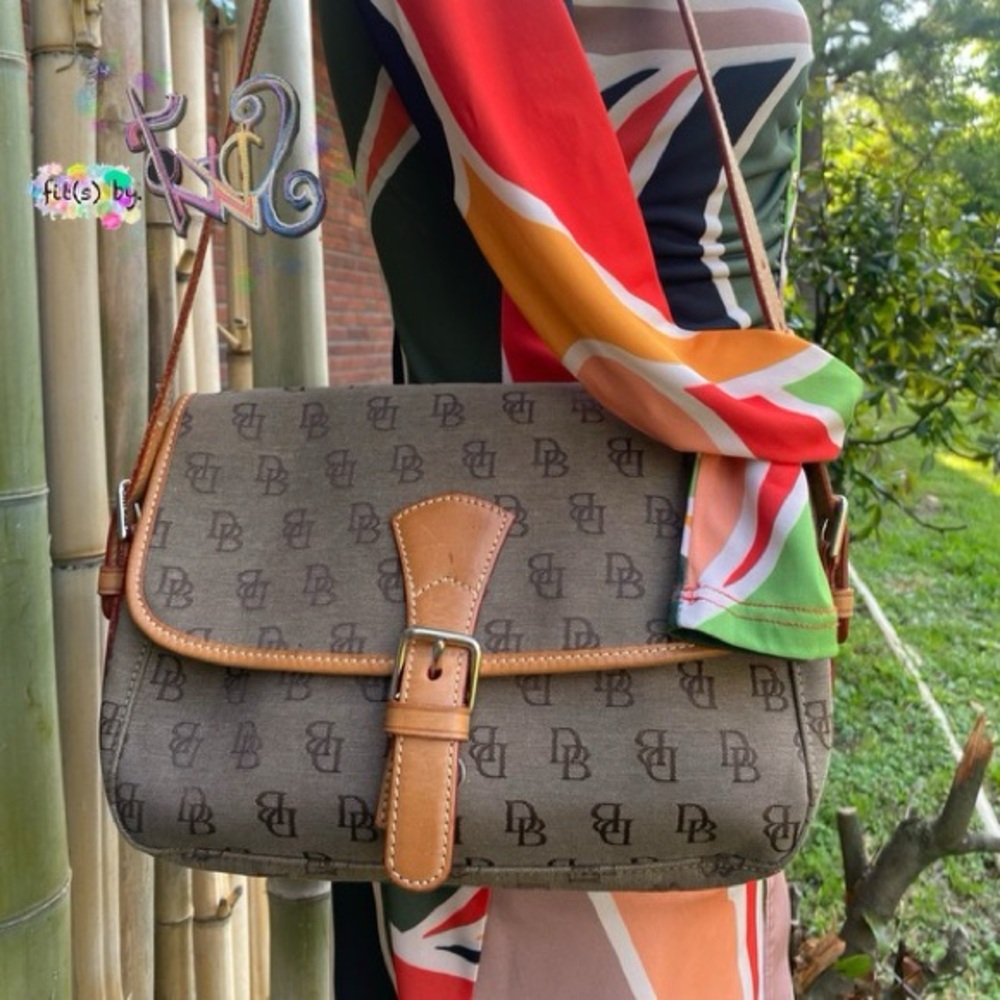 Dooney & Bourke Logo Purse